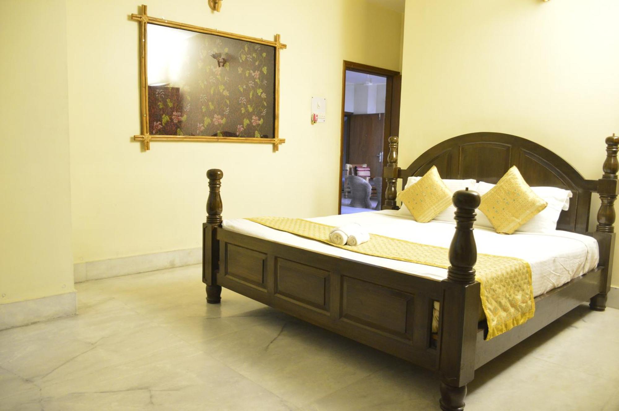 River Breeze Home A Comfort Stay Гувахати Экстерьер фото